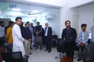 Visit to the Sheikh Khalifa IT & AI Center lab
